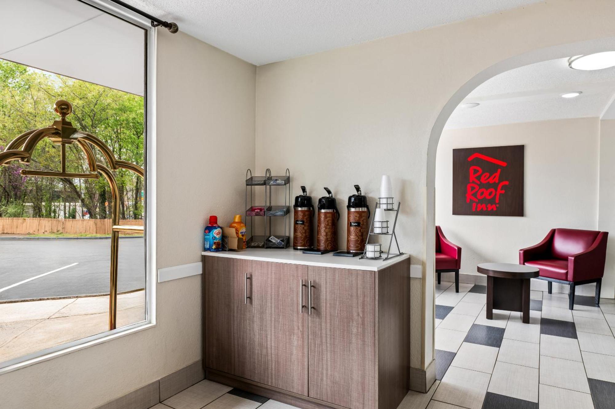 Motel Red Roof - Airport 2*