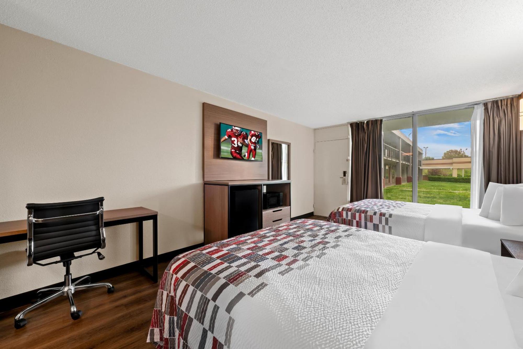 Motel Red Roof - Airport 2*